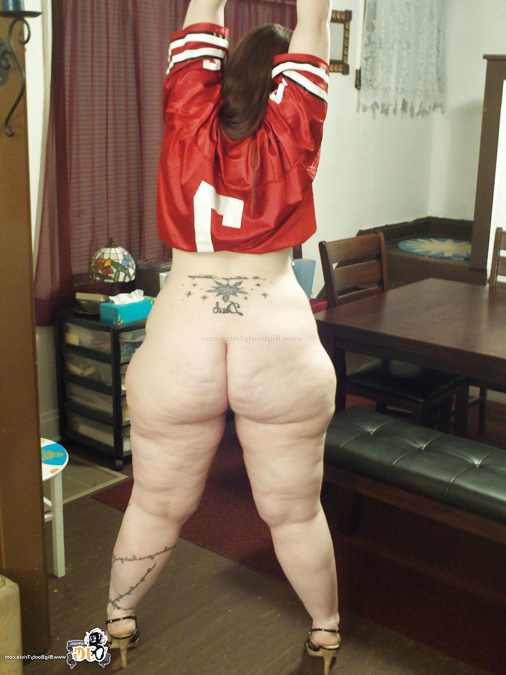 8P Big Booty Tricia