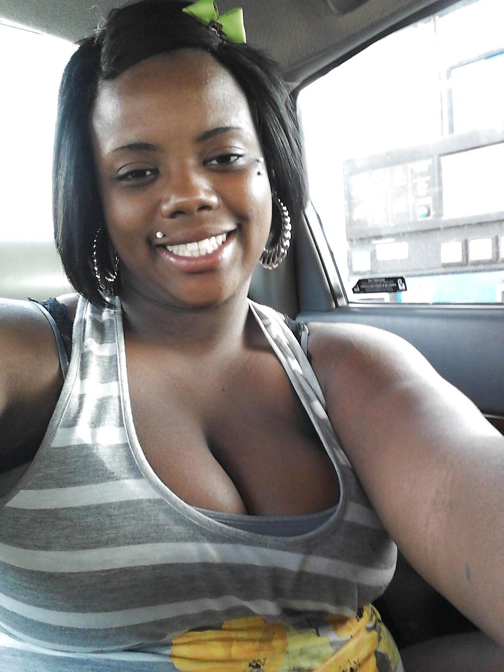 8P Cleavage and big boobs and tetas grandes