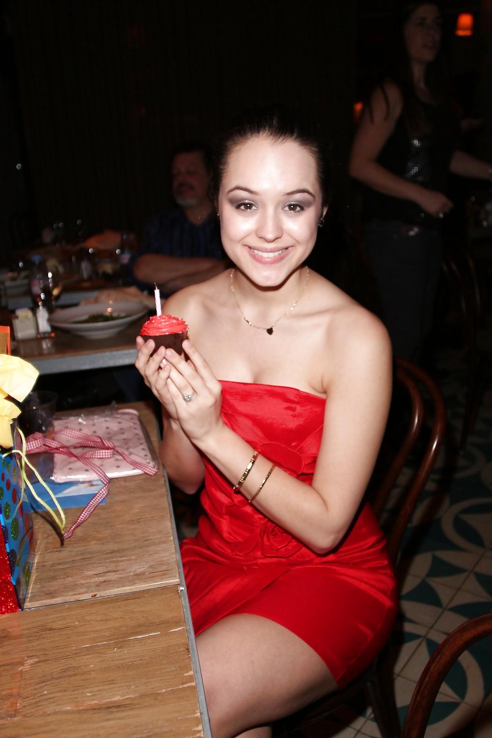 25P Hayley Orrantia