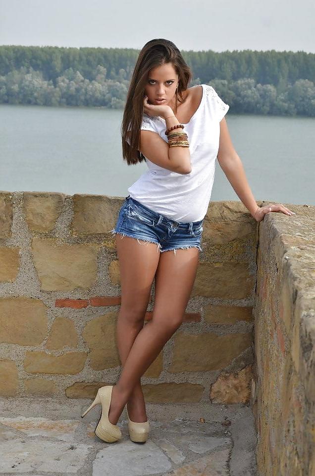 25P Hot pantyhose story 2
