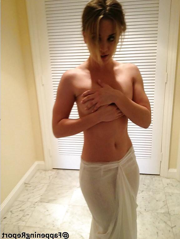 25P Kaley Cuoco Leaked Pics