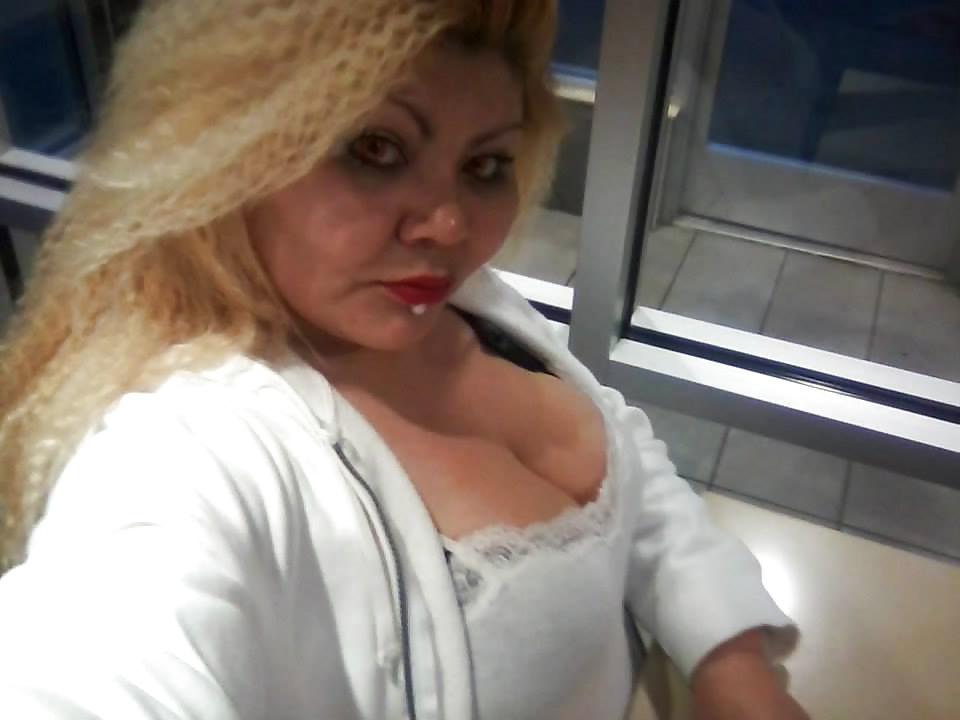 16P Cant stop watching her big boobs