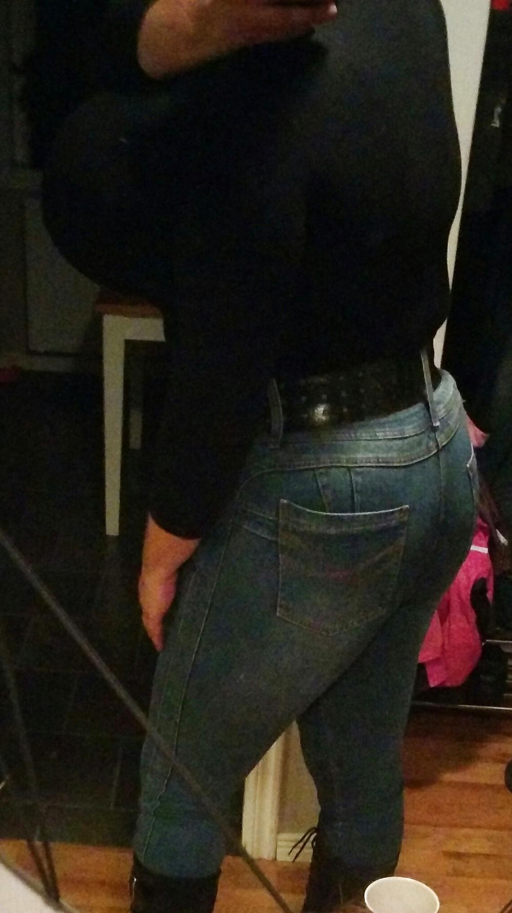 22P New Jonna big boobs and tight jeans