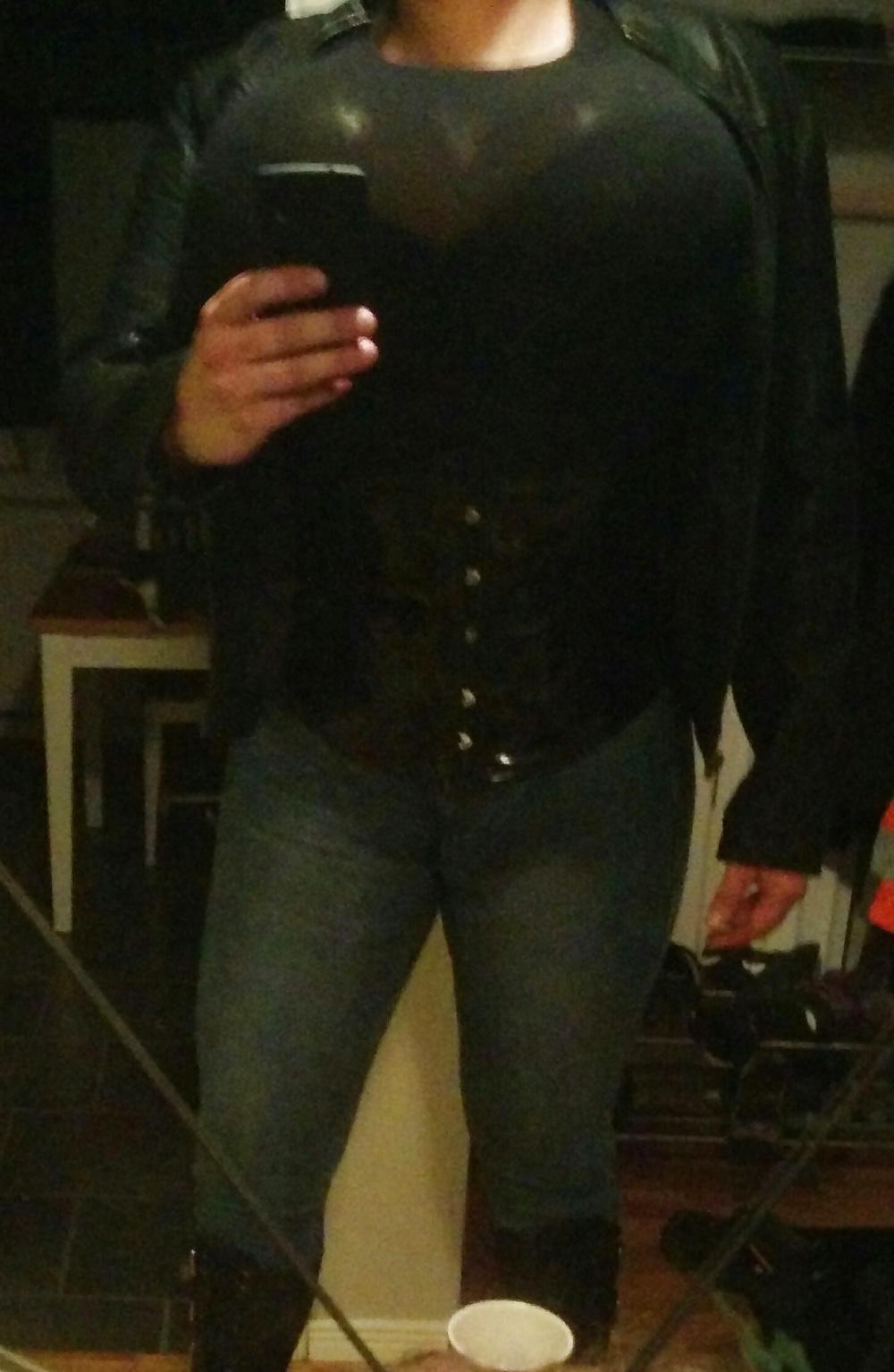 22P New Jonna big boobs and tight jeans