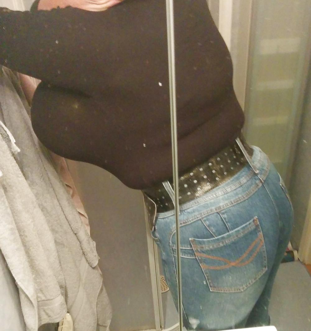 22P New Jonna big boobs and tight jeans