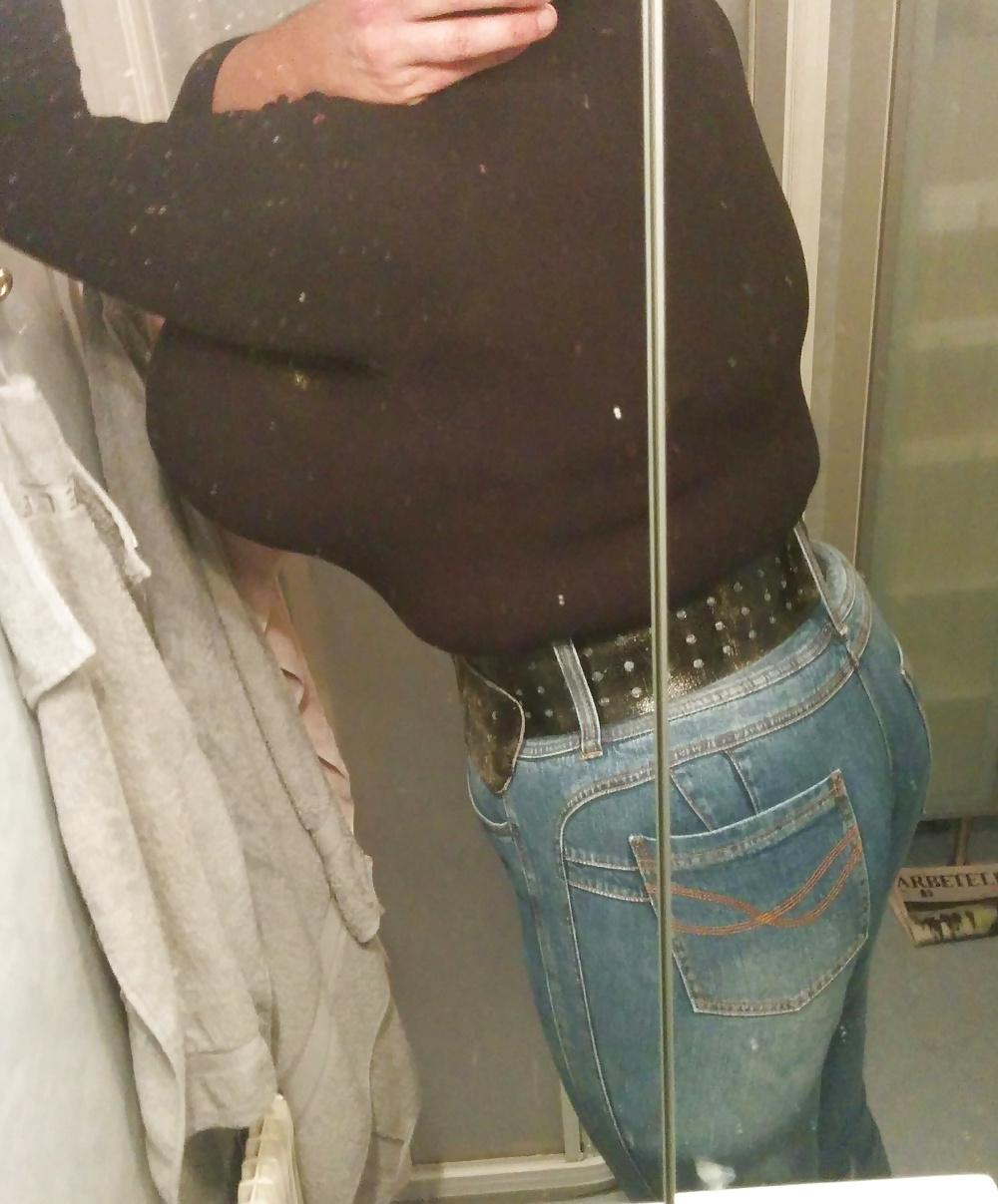 22P New Jonna big boobs and tight jeans