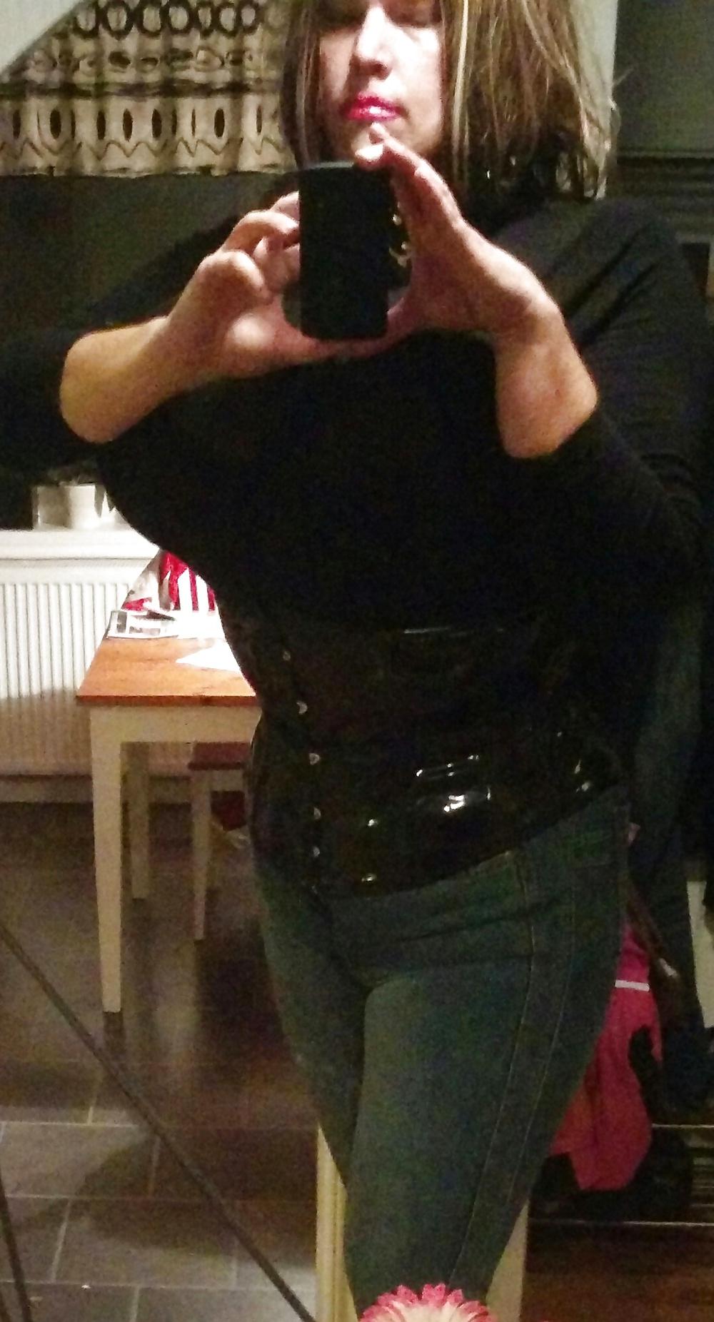 22P New Jonna big boobs and tight jeans