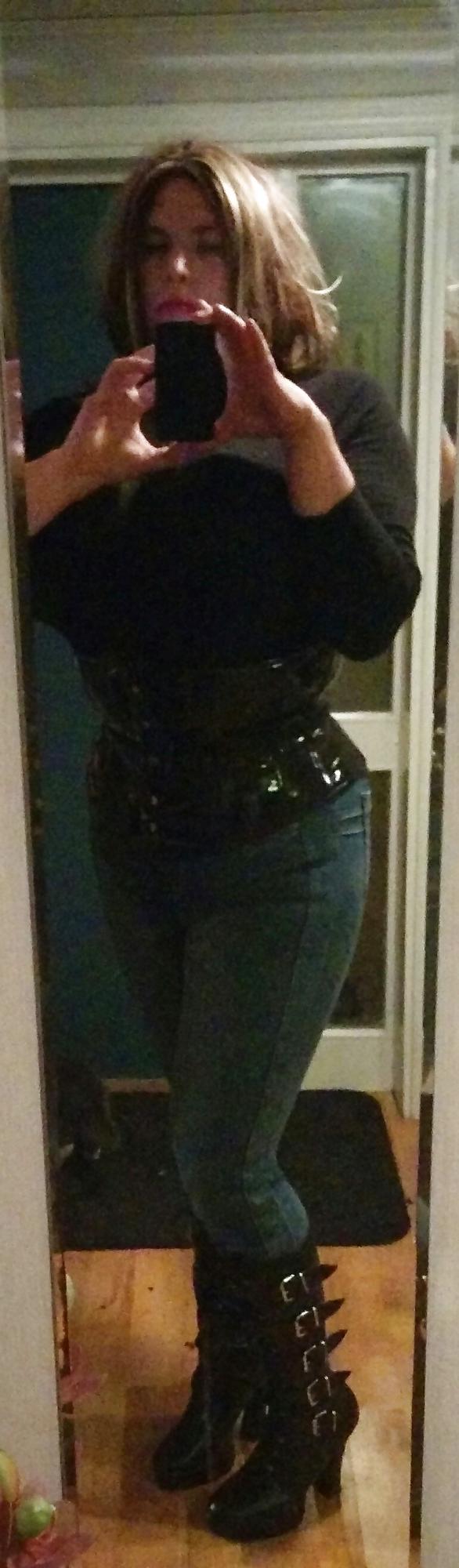 22P New Jonna big boobs and tight jeans
