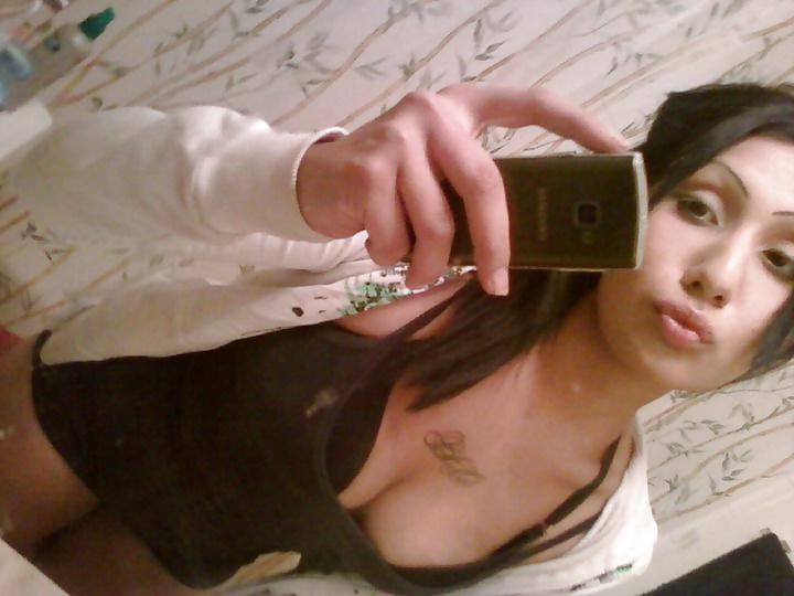 10P Horny latn milf stripper