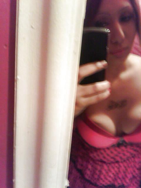 10P Horny latn milf stripper