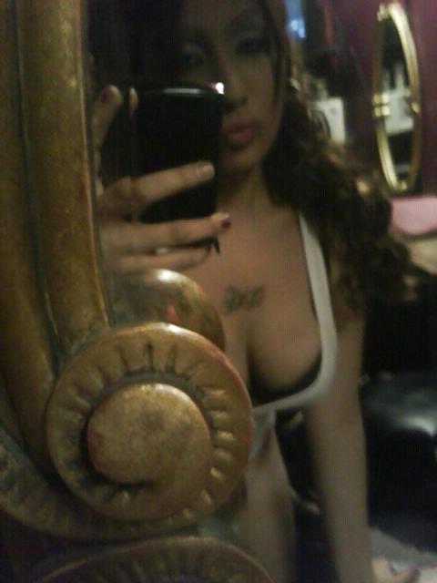 10P Horny latn milf stripper