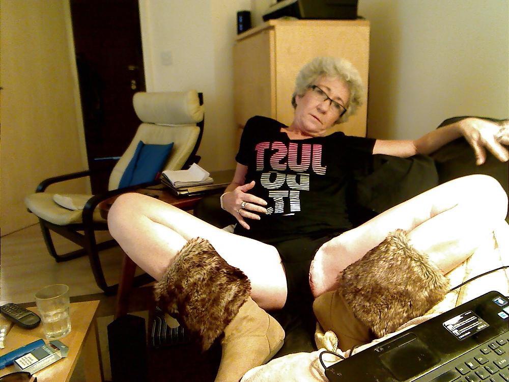6P Aine in her furry boots and jeans,,,, lol 