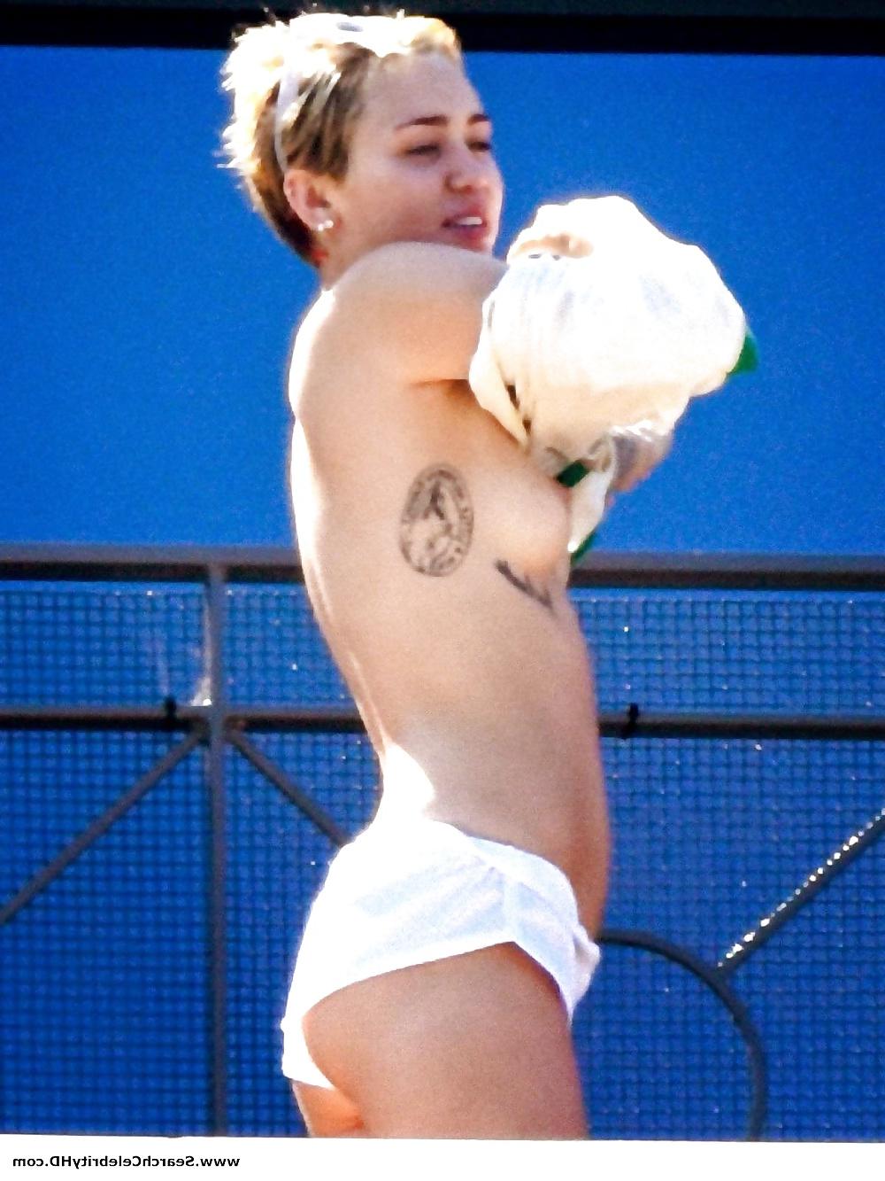 20P Miley Cyrus Showing Tits On Hotel Balcony In Sydney