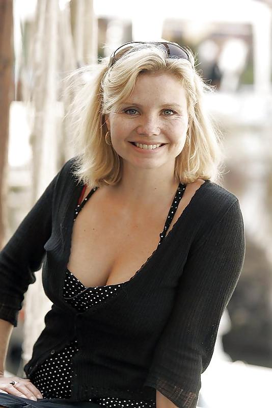 5P German actress Annette Frier