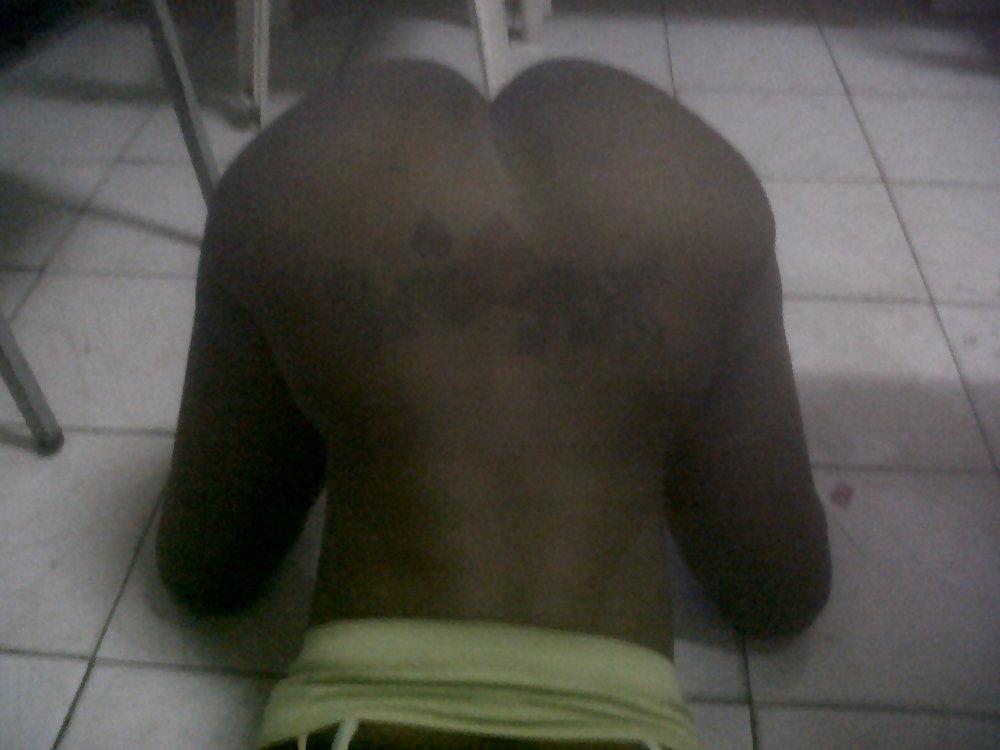 9P Random ebony booty