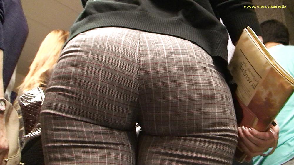 24P Delicious big booty 