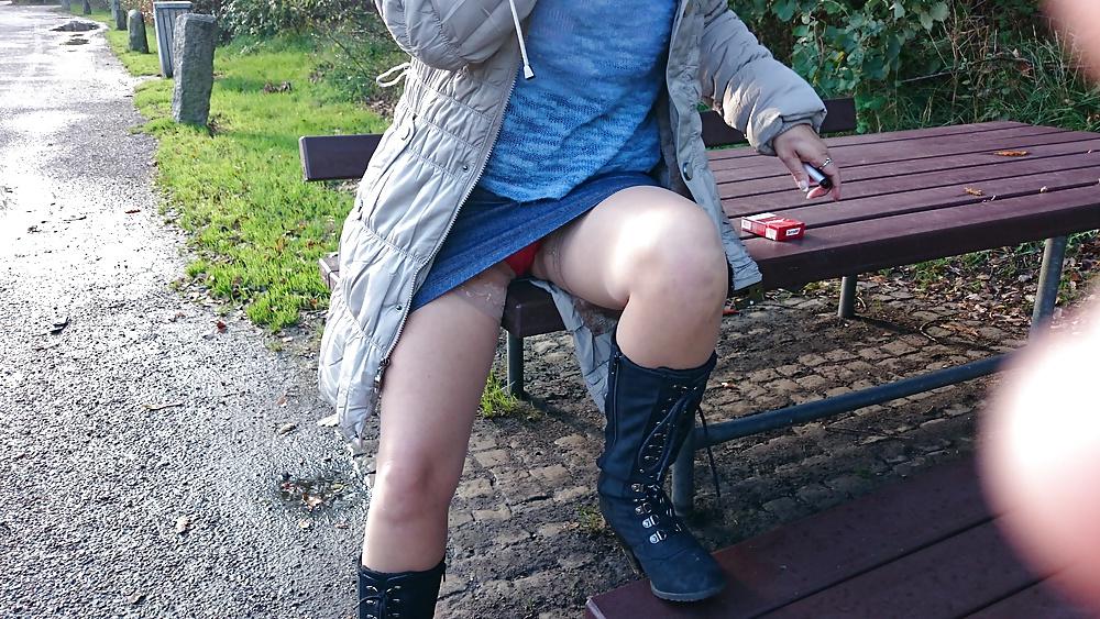 25P Stockings upskirt