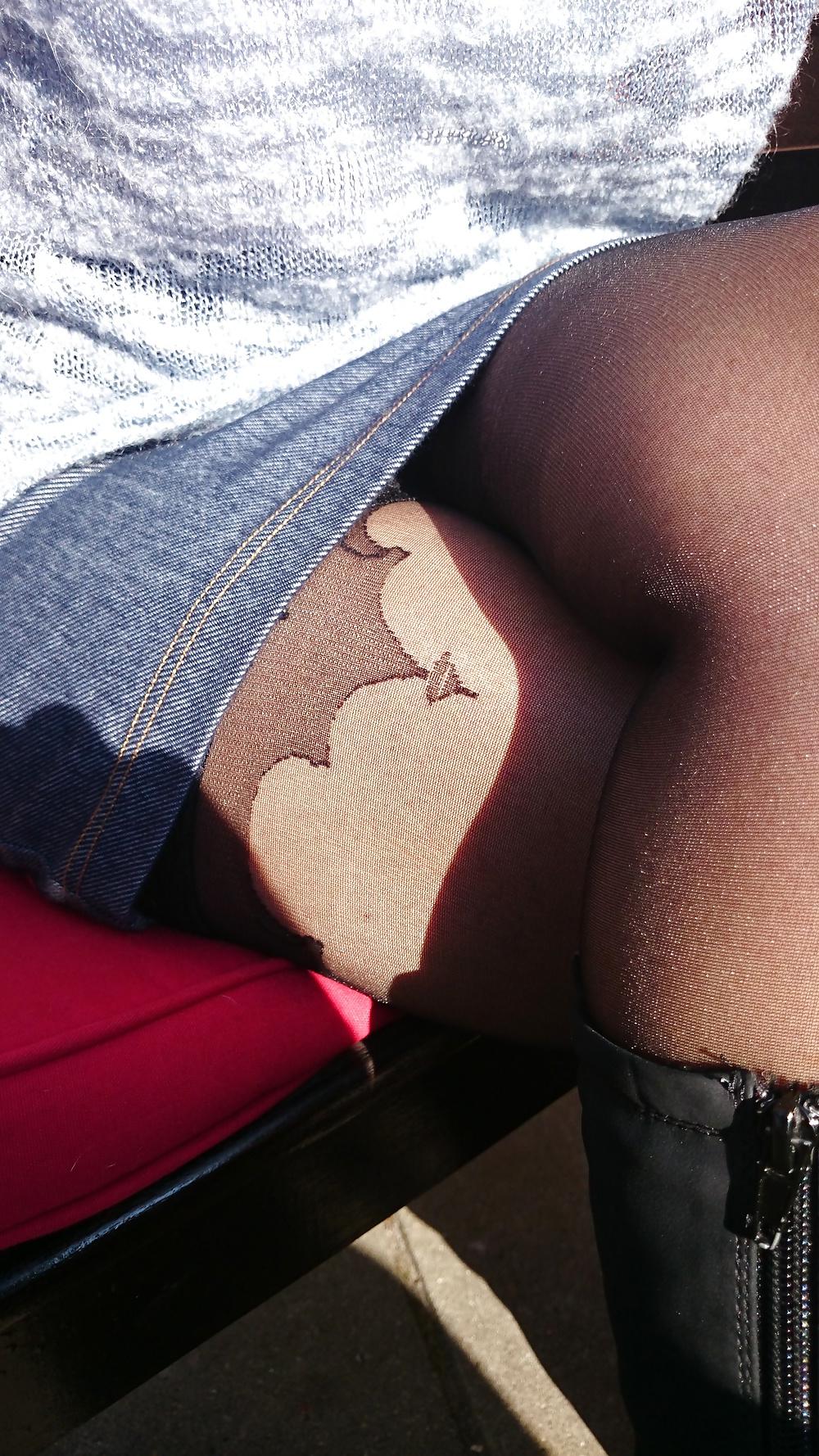 25P Stockings upskirt