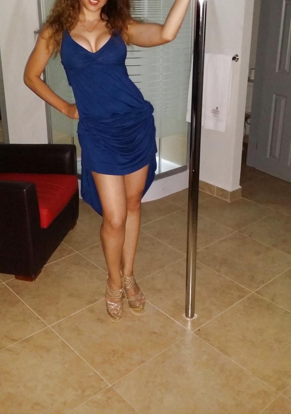 5P Thick latina in stripper heels