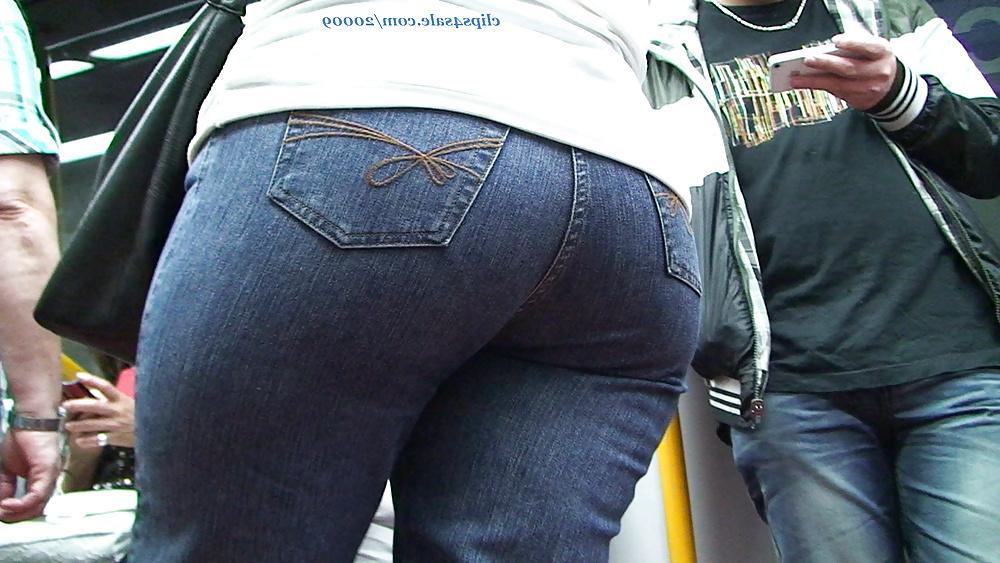 25P Candid booty from GLUTEUS DIVINUS