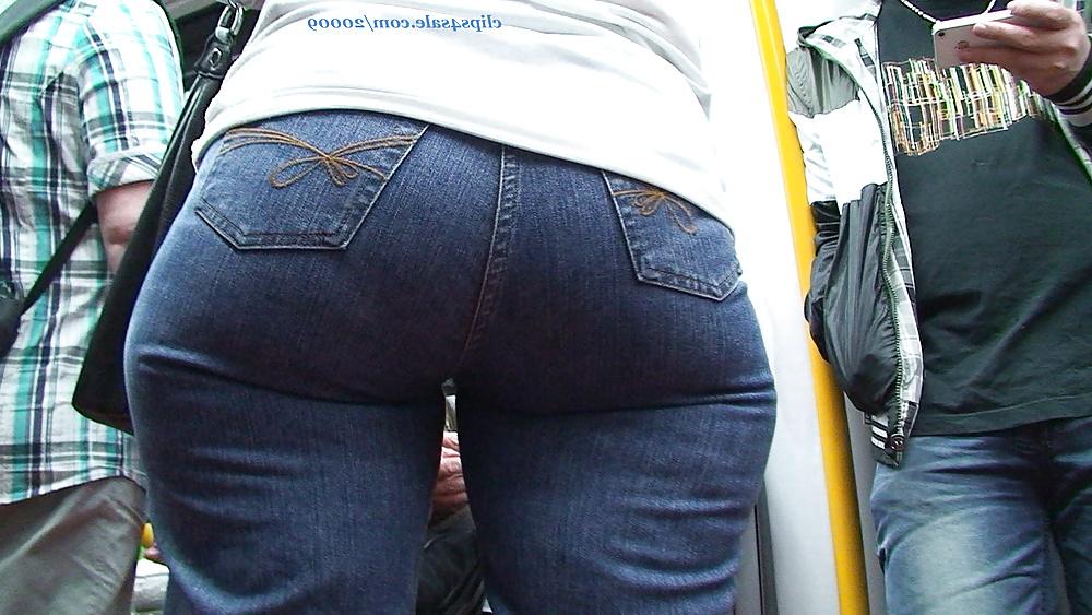 25P Candid booty from GLUTEUS DIVINUS