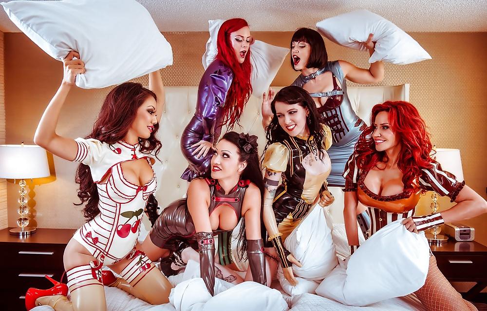 25P Pillow Fight in Heaven