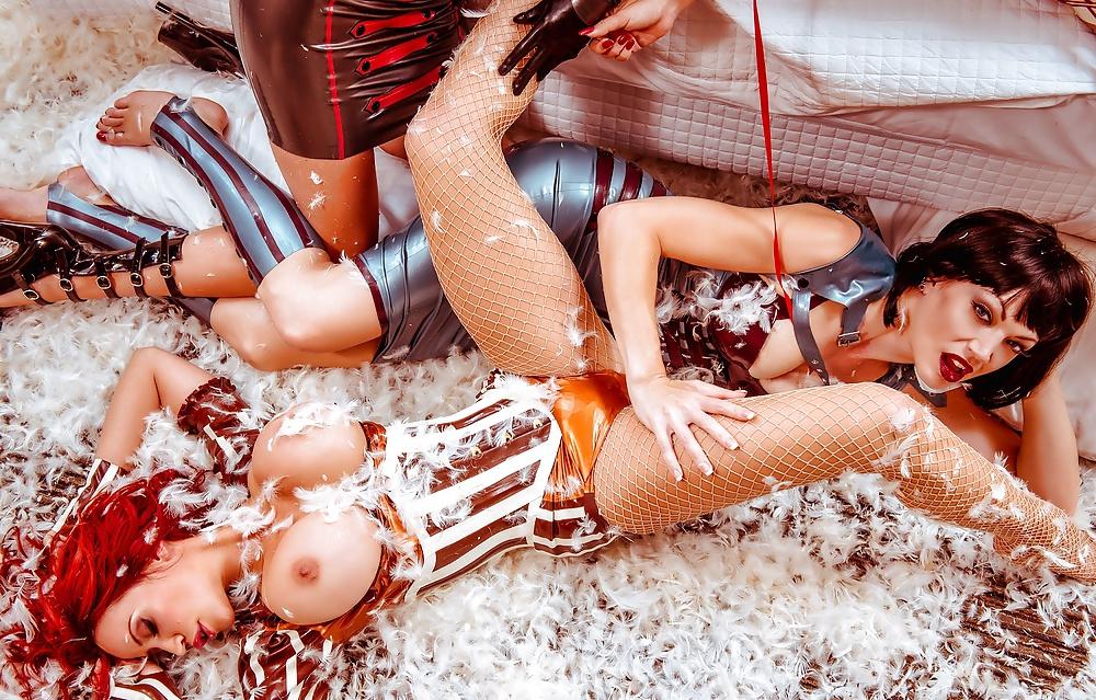 25P Pillow Fight in Heaven