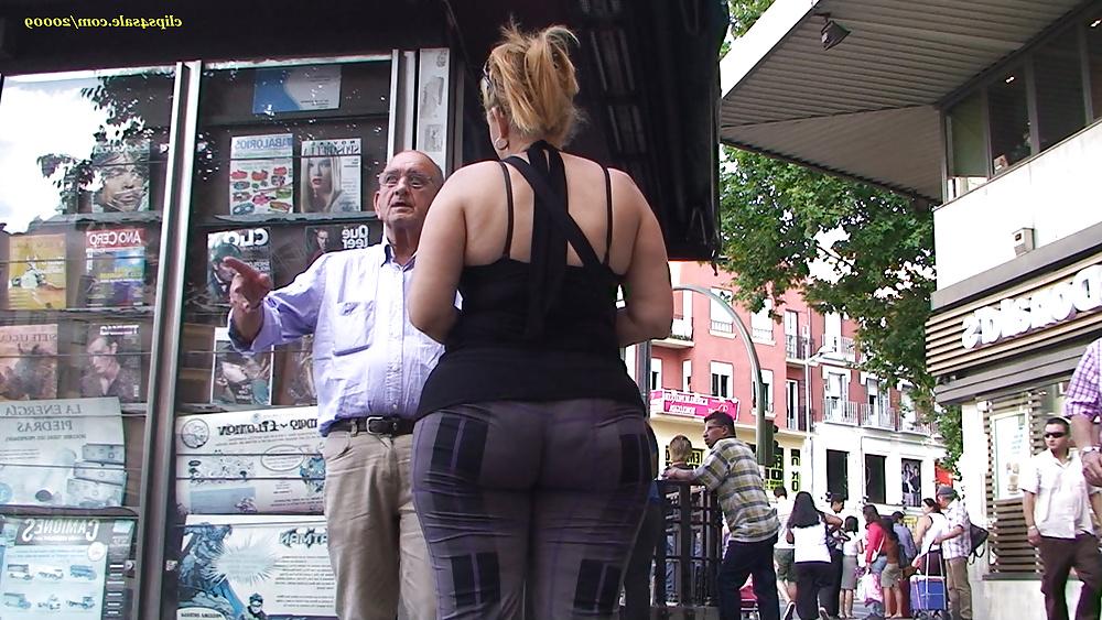 8P CANDID BOOTY