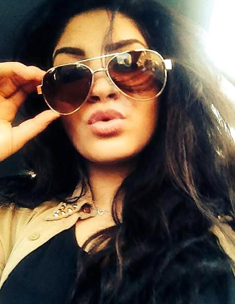 12P Turkish beauties in sunglasses! On which face would you cum?