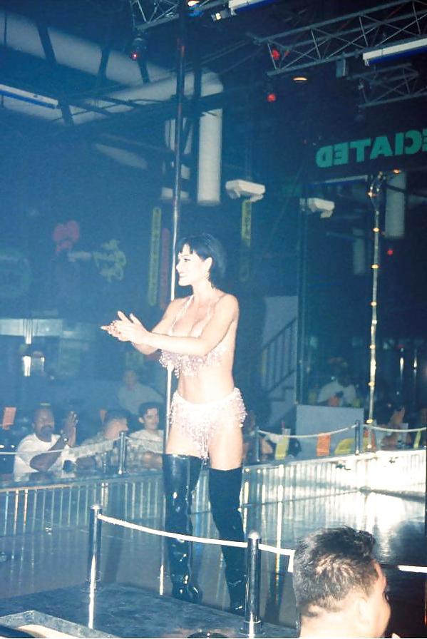 25P Jeanna Fine on stage
