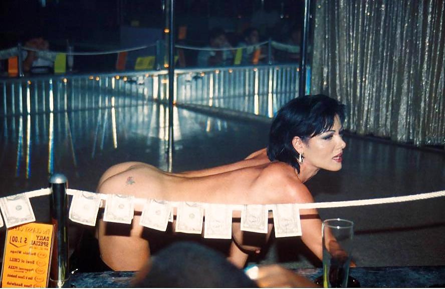 25P Jeanna Fine on stage