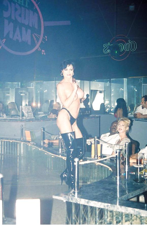 25P Jeanna Fine on stage