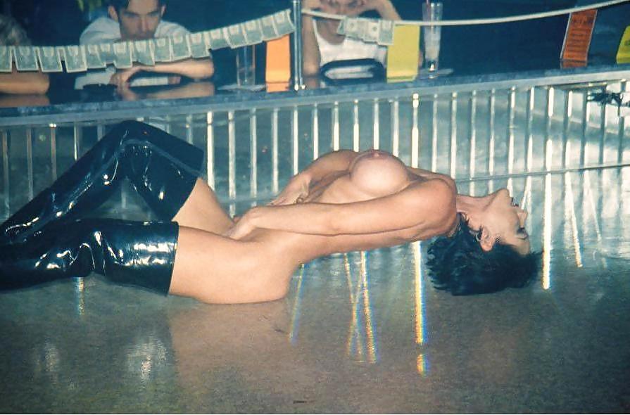 25P Jeanna Fine on stage