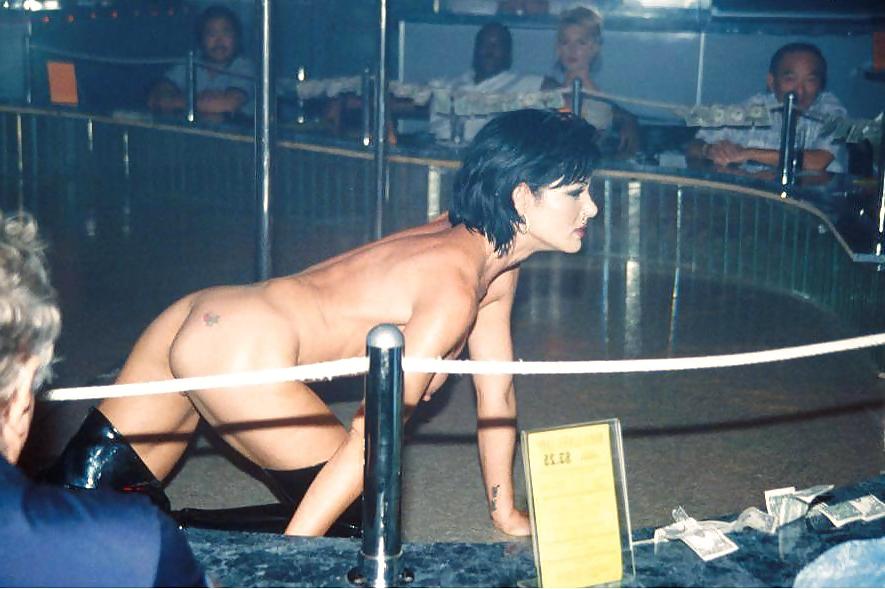 25P Jeanna Fine on stage
