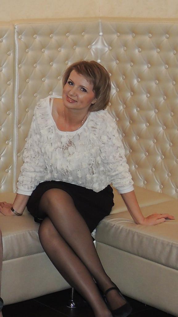 17P Kollegen Fotze. 40 yo coworker needs painful anal