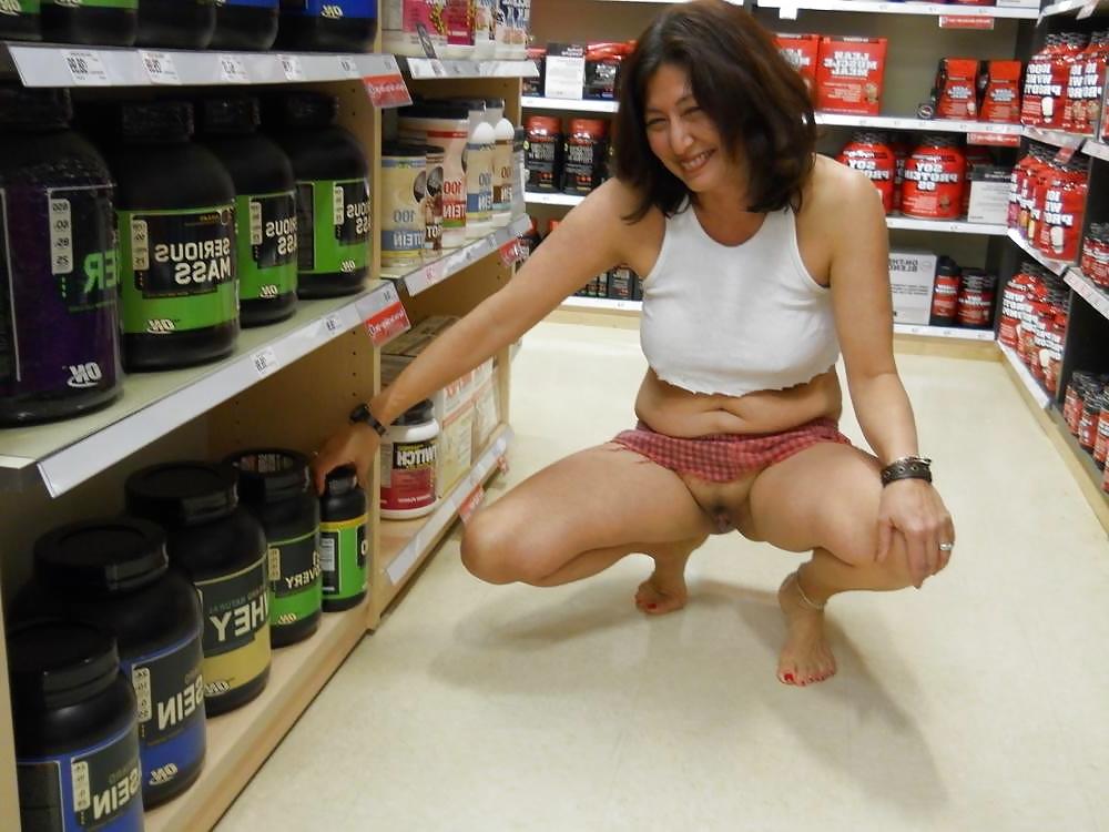 25P FLASHING IN THE STORE