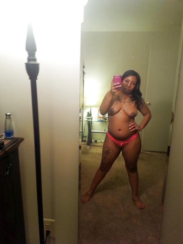 16P Phat Booty Ebony Selfie
