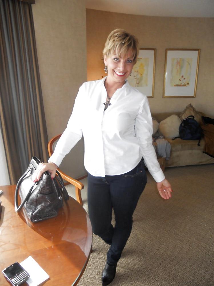25P Mature hot mom