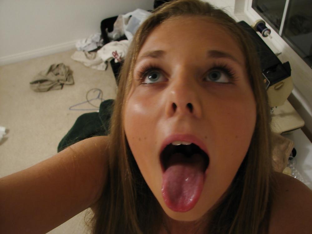 25P Cum targets mouth wide open