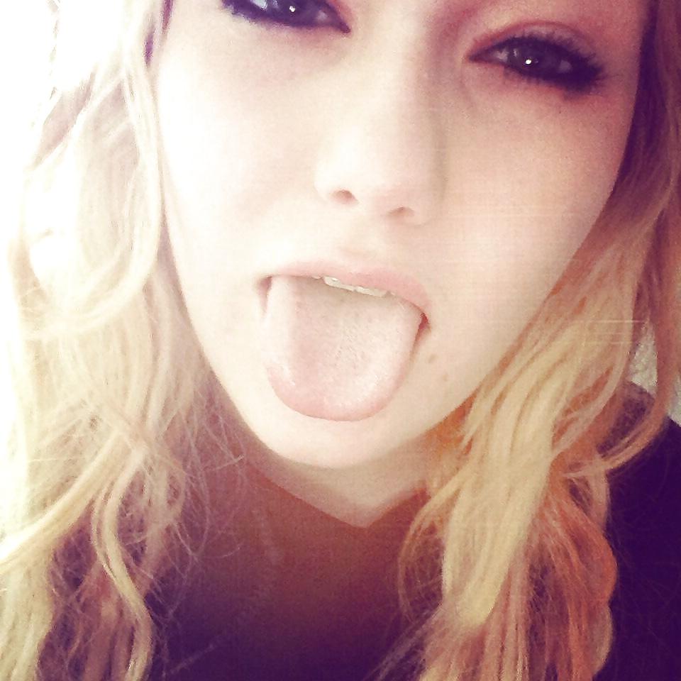 25P Cum targets mouth wide open