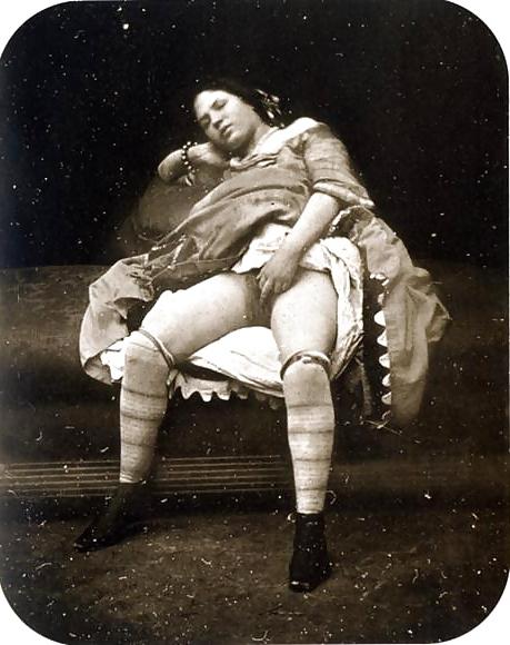 25P 1850 Retro Erotic Photo