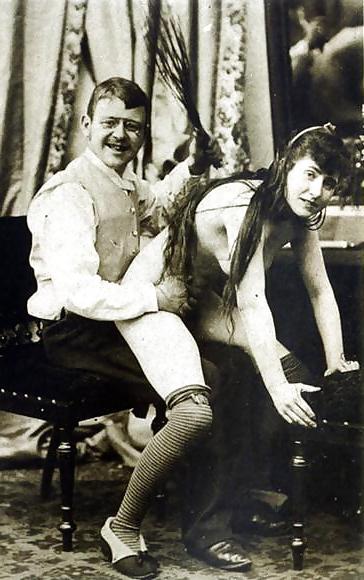 25P 1850 Retro Erotic Photo