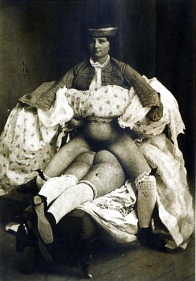 25P 1850 Retro Erotic Photo