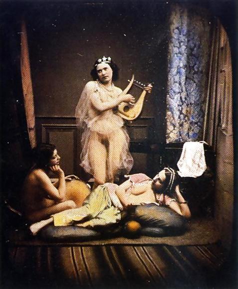 25P 1850 Retro Erotic Photo