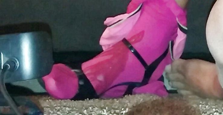12P Crossdresser Lisa Love cum on feet