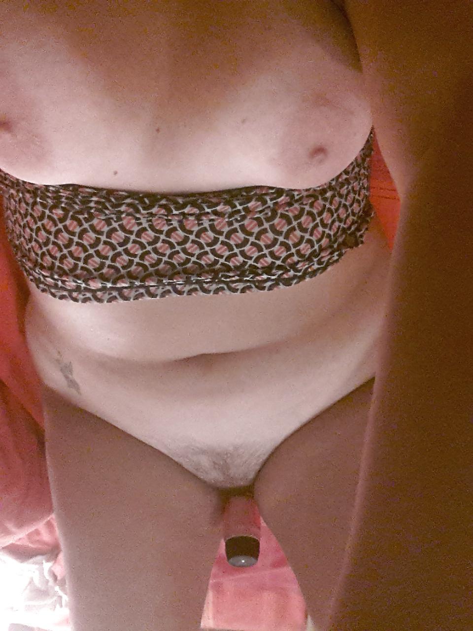 10P Masturbating and squirting...