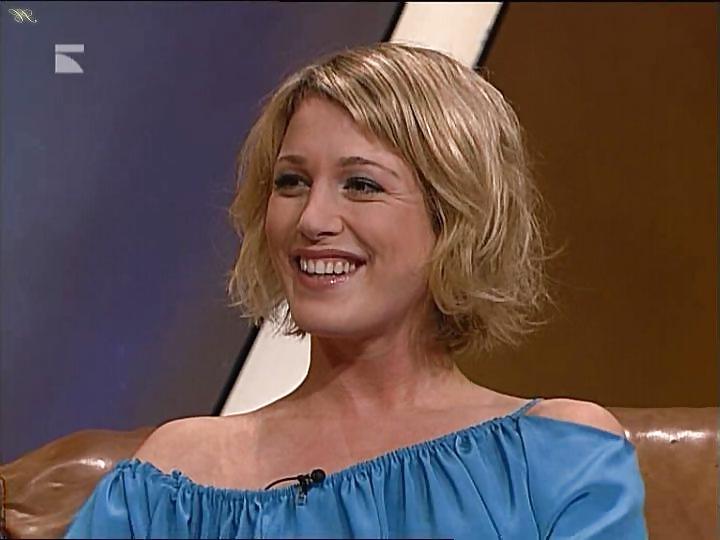 17P Sexy german actress Julia Stinshoff - milf, blonde
