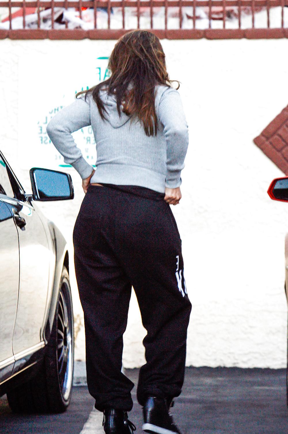 17P Leah remini booty