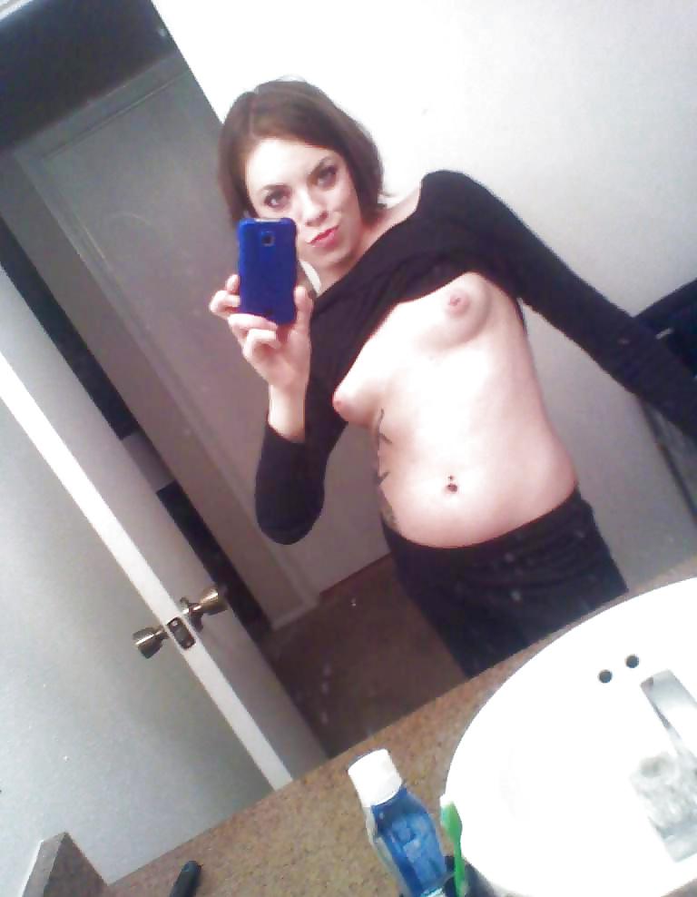 25P Selfie Amateur Babes - vol 118!