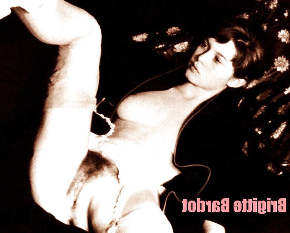 25P CELEBRITIES NAKED -  Real Photos